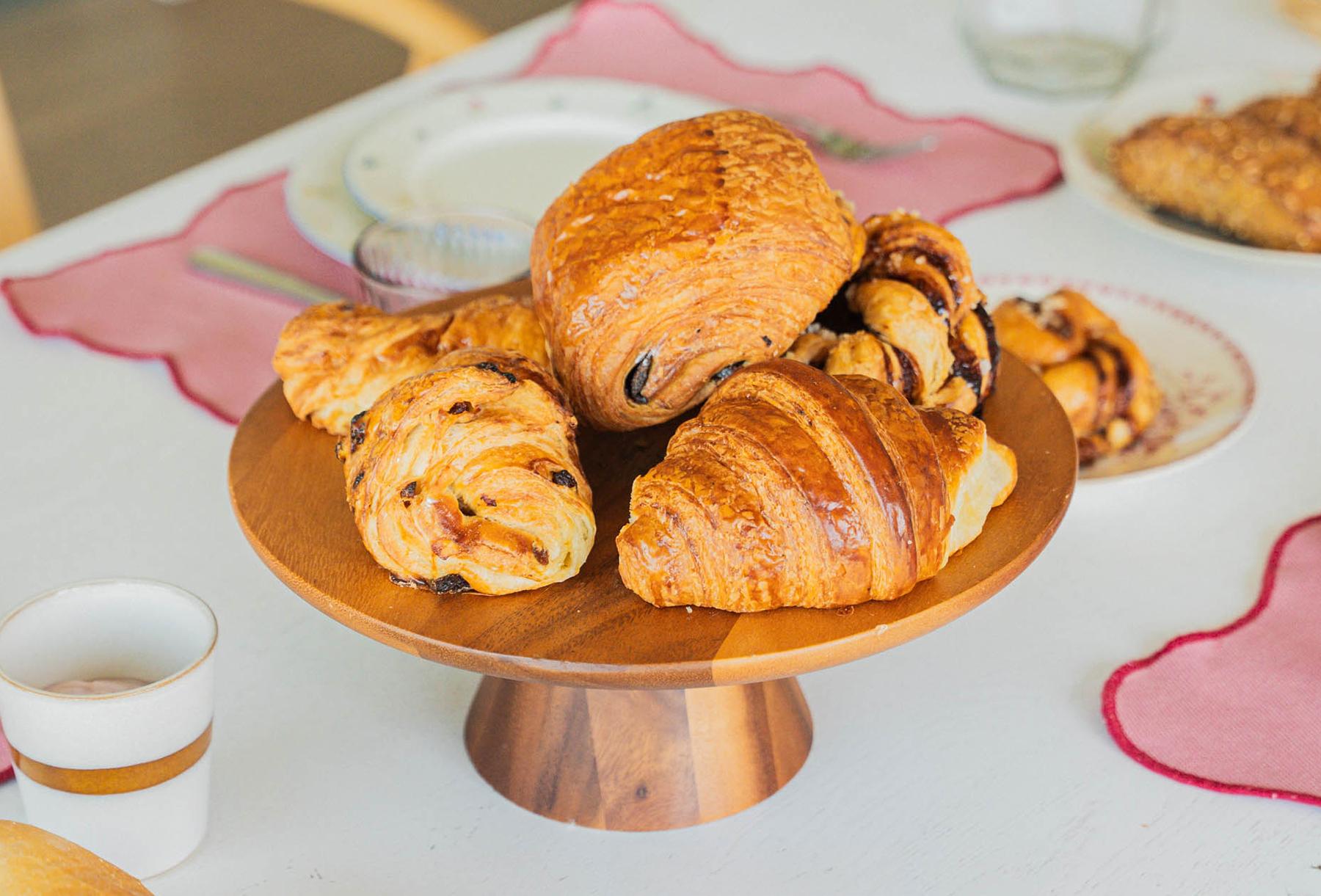 Verras mama met een huisgemaakt ontbijt van Au Flan Breton