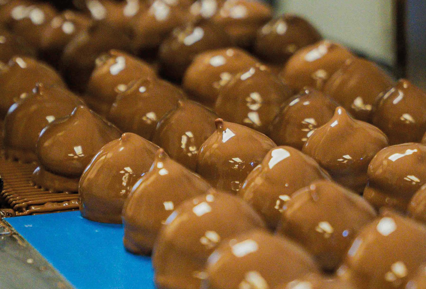 Melocakes, krokant koekje, wolkje marshmallow en laagje (melk)chocolade